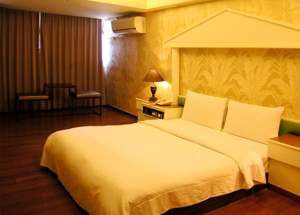 Zaw Jung Business Hotel Đài Trung Ngoại thất bức ảnh