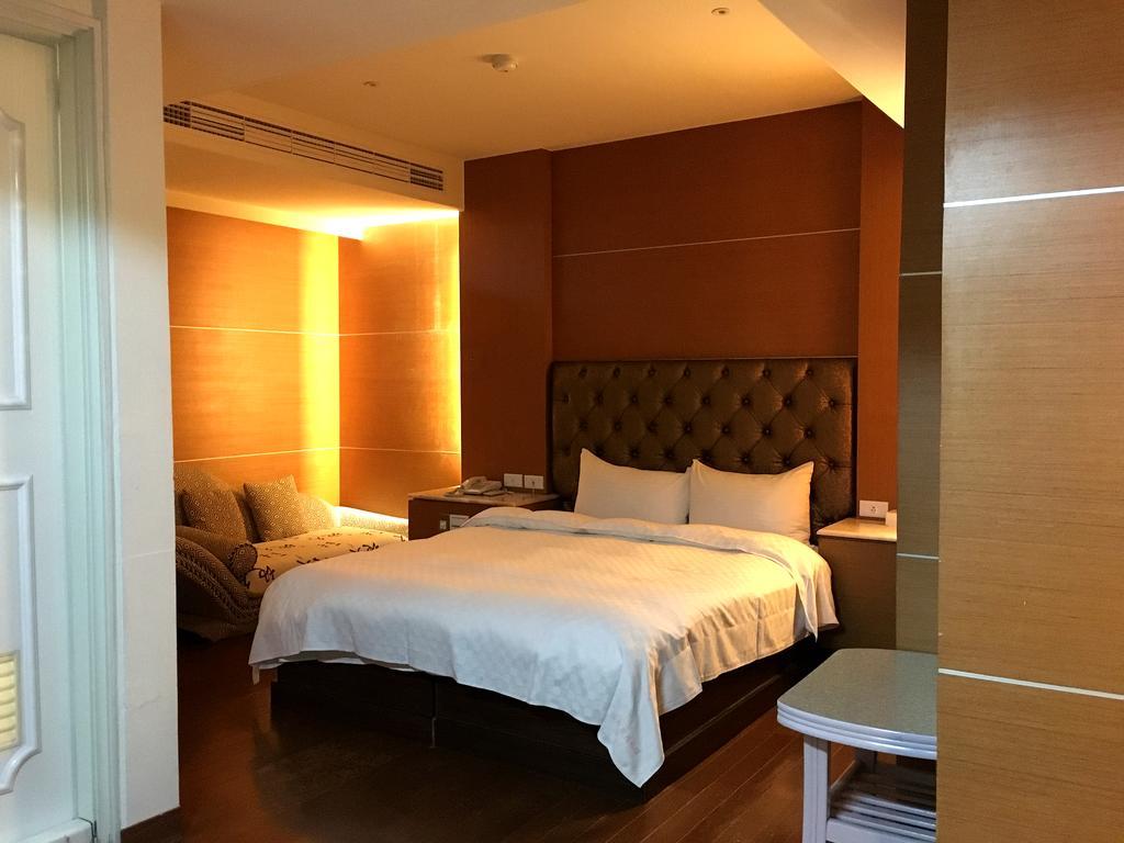 Zaw Jung Business Hotel Đài Trung Ngoại thất bức ảnh