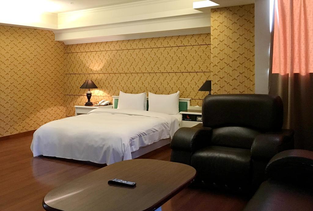 Zaw Jung Business Hotel Đài Trung Ngoại thất bức ảnh