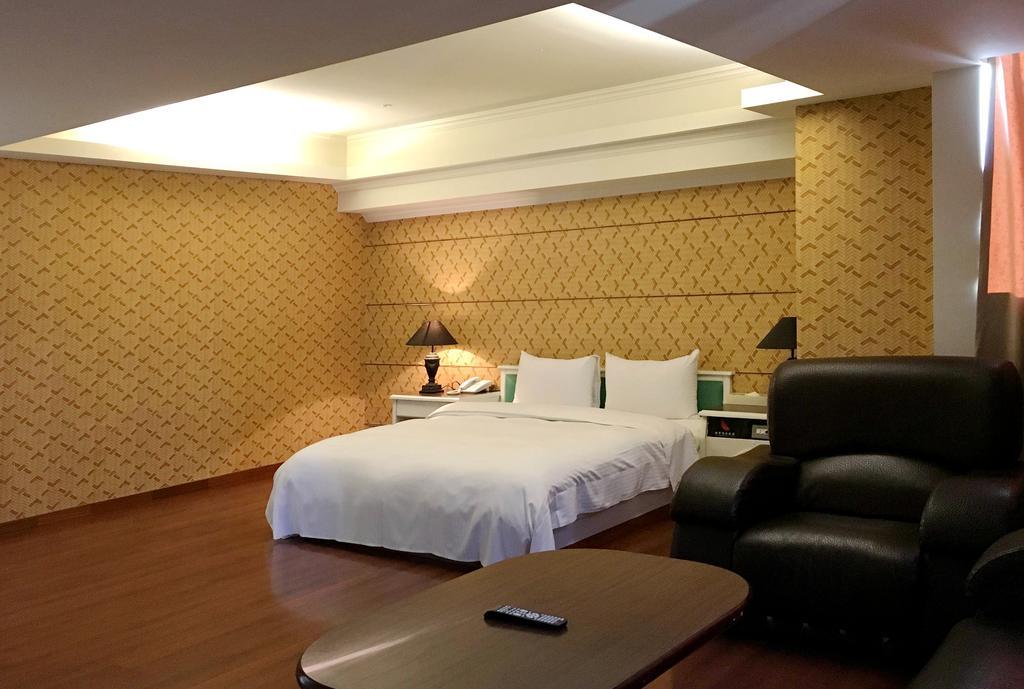 Zaw Jung Business Hotel Đài Trung Ngoại thất bức ảnh