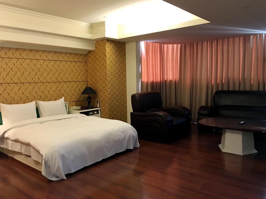 Zaw Jung Business Hotel Đài Trung Ngoại thất bức ảnh