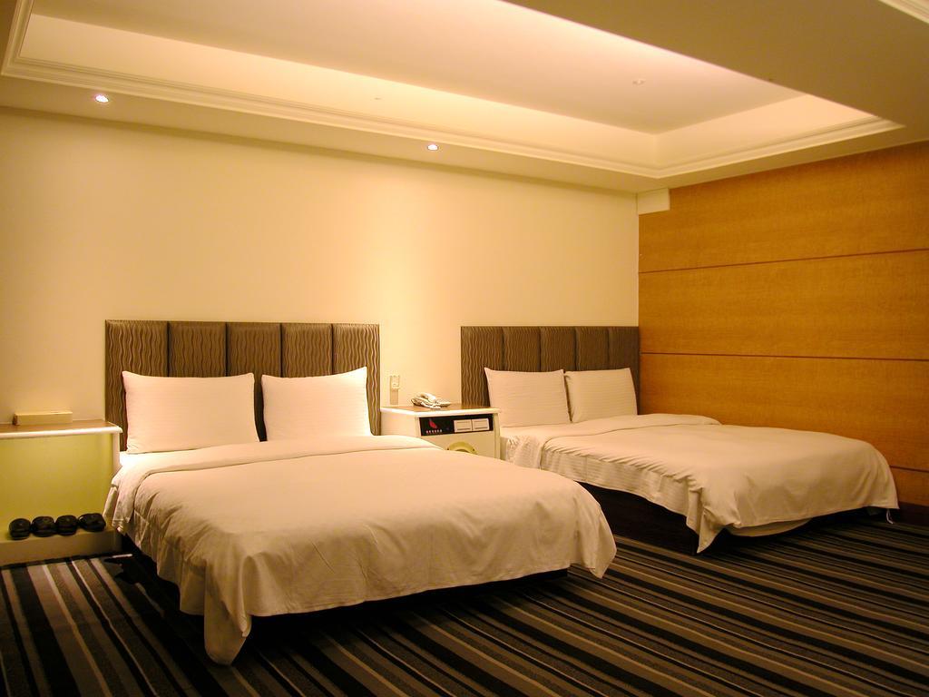 Zaw Jung Business Hotel Đài Trung Ngoại thất bức ảnh