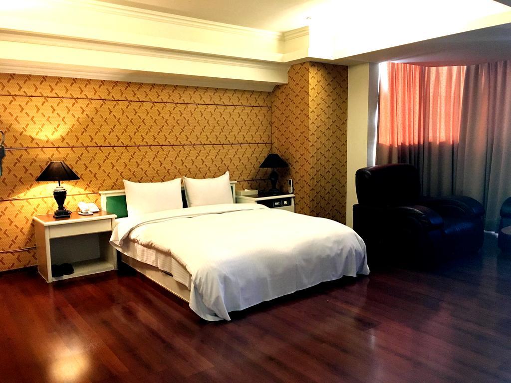 Zaw Jung Business Hotel Đài Trung Ngoại thất bức ảnh