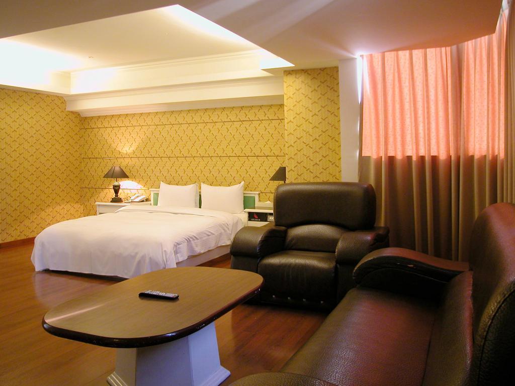 Zaw Jung Business Hotel Đài Trung Ngoại thất bức ảnh