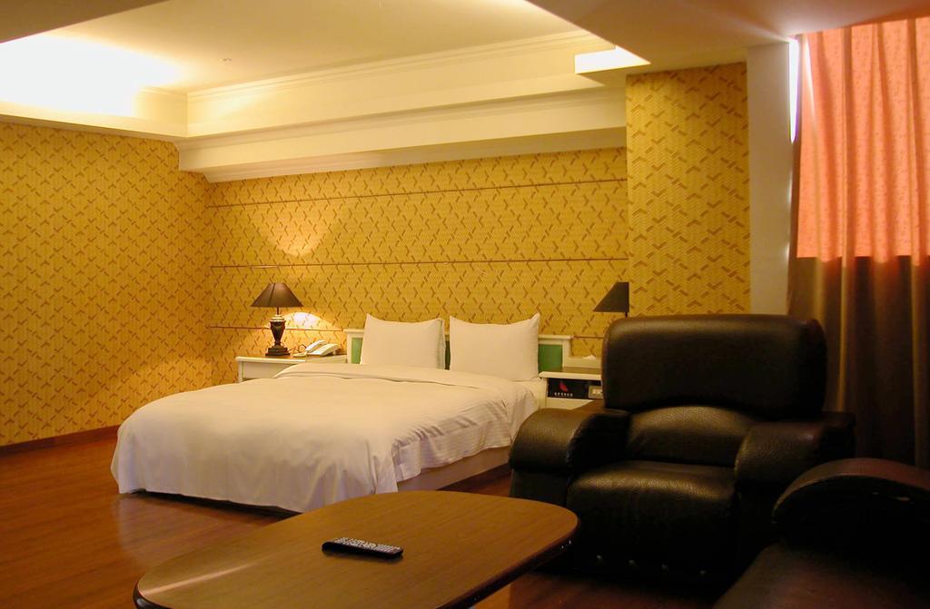 Zaw Jung Business Hotel Đài Trung Ngoại thất bức ảnh
