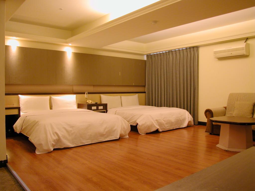 Zaw Jung Business Hotel Đài Trung Ngoại thất bức ảnh