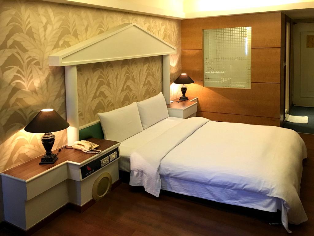 Zaw Jung Business Hotel Đài Trung Ngoại thất bức ảnh