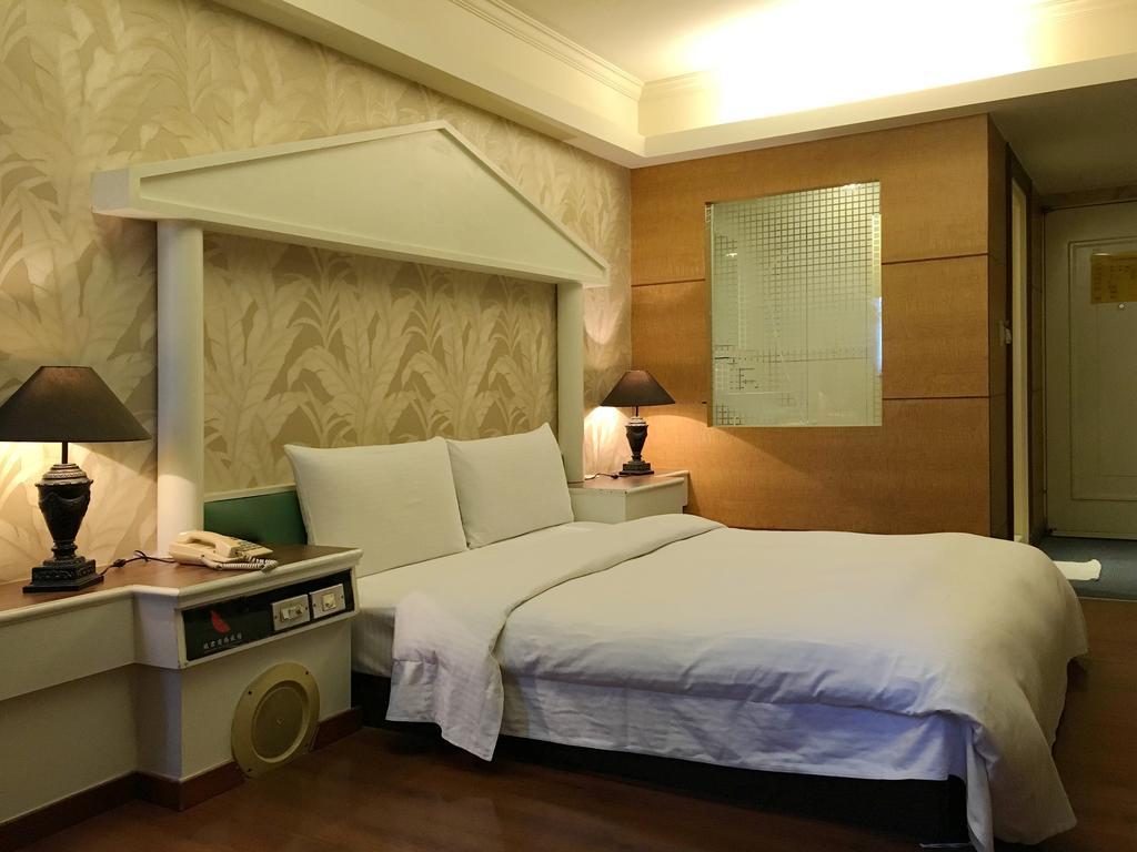 Zaw Jung Business Hotel Đài Trung Ngoại thất bức ảnh