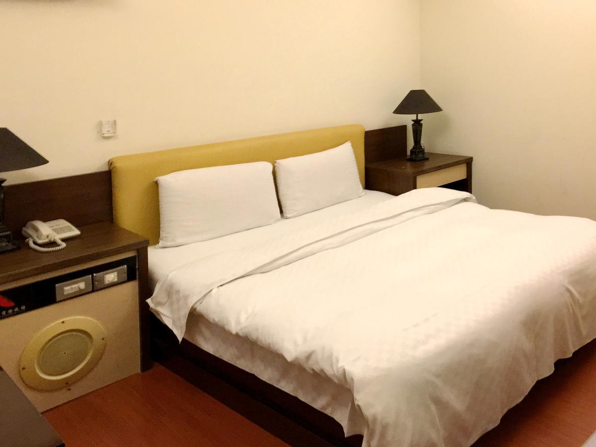 Zaw Jung Business Hotel Đài Trung Ngoại thất bức ảnh